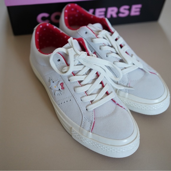 NEW! CONVERSE Hello Kitty x One Star Suede Low Top 'White' size 7 - Picture 1 of 7